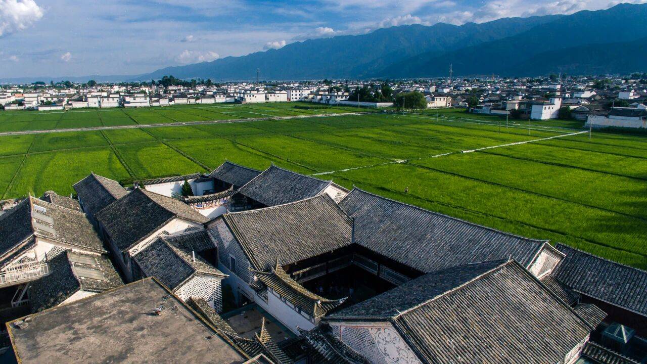 A Xizhou heritage courtyard and Bai cultural setting in Dali
